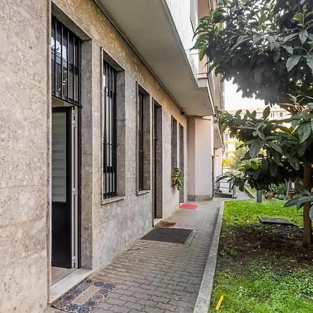 Ca' Granda M5 & Bicocca Apartment
