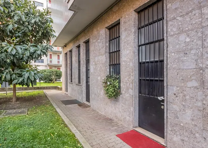 Guesthost - Ca' Granda M5 & Bicocca Apartament *